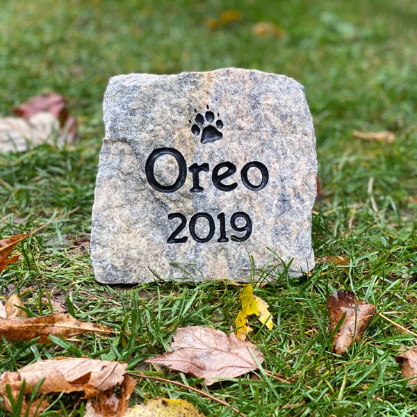 Engraved Pet Memorial Stone: Outdoor Dog Cat Grave Marker