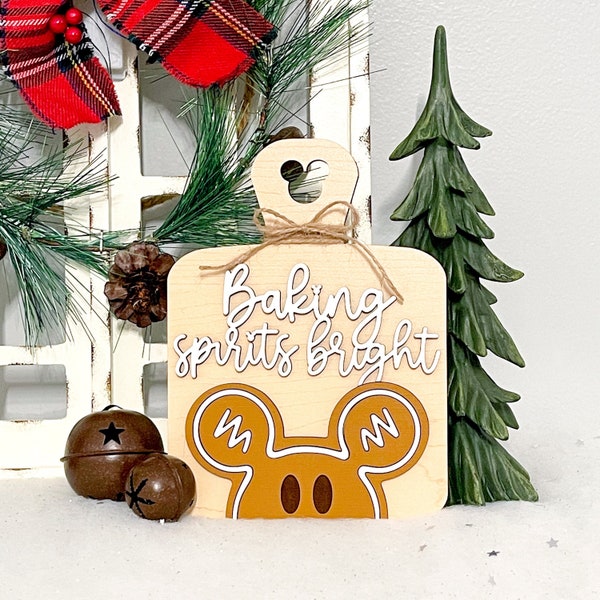 Mini Baking Spirits Bright Mickey Gingerbread Faux Cutting Board // Disney-Inspired Christmas holiday gingerbread tiered tray decor //
