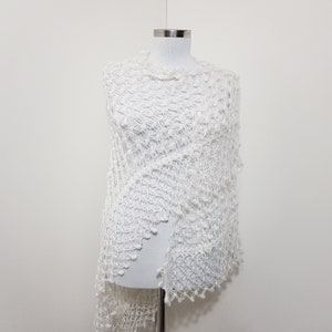 xale de malha branco, bolero de tricô de noiva de casamento, capa feita à mão de dama de honra, encolher de ombros com blush triangular de renda, saída de noiva, schal