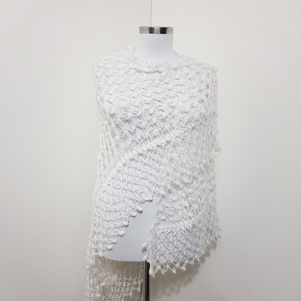 white knitted shawl, wedding bridal Crocheted knitting bolero, bridesmaid handmade cape, lace triangle blush shrug, bride cover up, schal