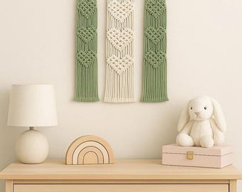 Corazón de macramé hecho a mano para colgar en la pared / Decoración bohemia para habitación infantil