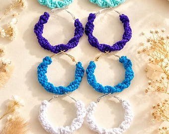 Pendientes de aro de macramé hechos a mano, joyería ligera de estilo bohemio, estilo veraniego costero.