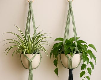 Macetero colgante de macramé hecho a mano – Maceta bohemia de algodón verde salvia natural