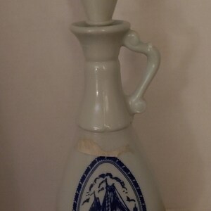 Vintage 1963 Jim Beam Delft Blue Liquir Decanter