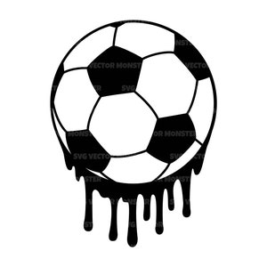 Puede incluir: Un balón de fútbol blanco y negro con pintura negra goteando. El balón es un diseño clásico con un contorno negro y paneles blancos.