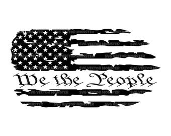 Puede incluir: Diseño de bandera estadounidense en blanco y negro desgastado con el texto "We the People". La bandera presenta estrellas y franjas, con una estética vintage y desgastada. Adecuado para temas patrióticos.
