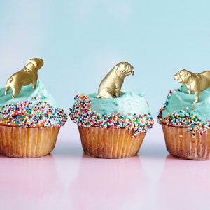 English Bulldogs, Set of 4, Small Figures, Weddings, Table Decor, Scatter, Cake Topper, Birthday Party, Favors, Bulldog Lover Gift, Crafting