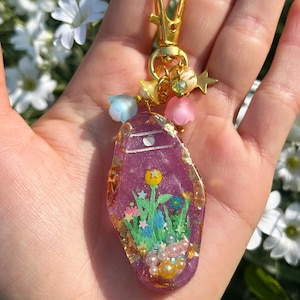 Resin Hotel Key Tag Liquid Shaker Keychain