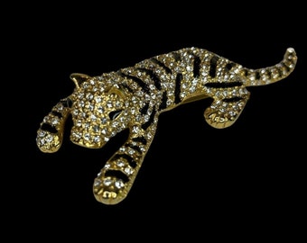 Vintage Giovanni Gold Tone Rhinestone Tiger Cat Brooch Pin 80s Signed Sparkle