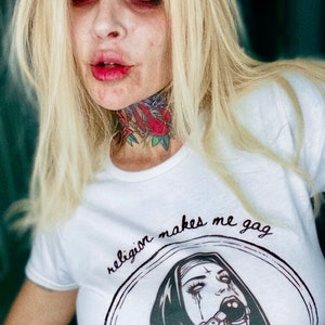 Women&#39;s Religion Makes Me Gag T-Shirt/Occult Witch Craft Dirty Nuns/Gothic Style/Dark Gothic Women/Goth/Satanic/Trendy Unique Custom