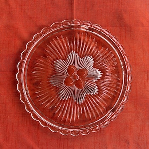 Vintage Indiana Glass Footed Cake Plate (3355). Excellent Condition!
