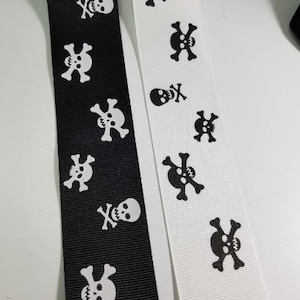 Skulls Halloween, skull and cross bone grosgrain fabric trim, 1 1/2 inch wide, sold by the yard.