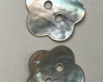 10 flower shape mother of pearl buttons, 5/8 inch, in very good vintage or new condition. #92