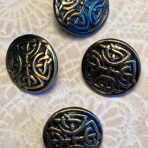 6 celtic knot buttons, antiqued brass, new in excellent condition, 5/8 inch, 70