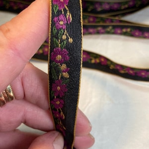 Flower garden offset floral with gold edge fabric trim, 5/8 inch wide, sold by the yard.