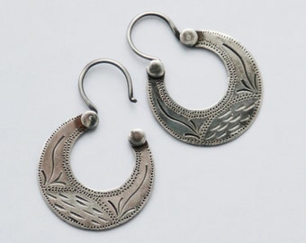 Traditional  Ukrainian silver hoop crescent earrings. Ethnic Style For everyday. HANDMADE Ukrainian Jewelry.