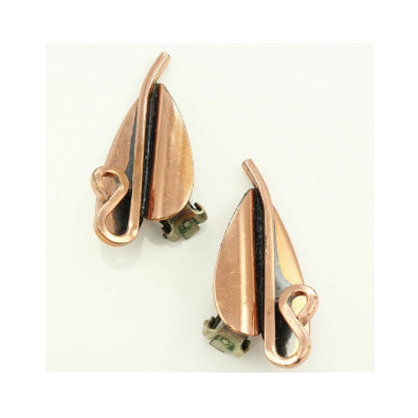 1950's RENOIR LILYPAD EARRINGS - Lovely Copper Lily Pad/ Leaf Clip On Earrings - Signed "Renoir" - 1.5'- Excellent Condition