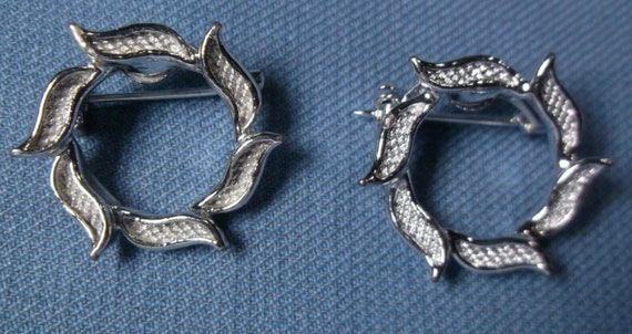 1960's GERRY'S CIRCLE BROOCHES - A Trio of Silver… - image 6