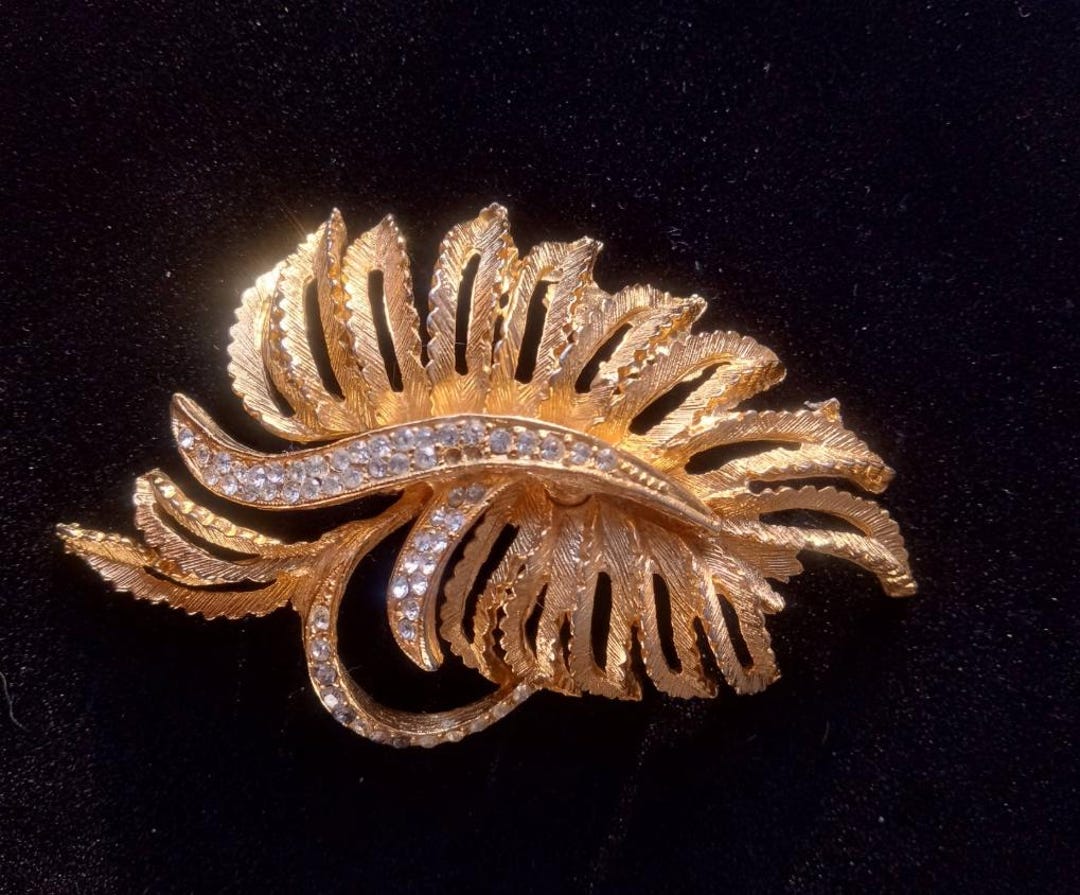 1950s ABSTRACT BROOCH W/ RHINESTONES - Brushed Goldtone Brooch ...