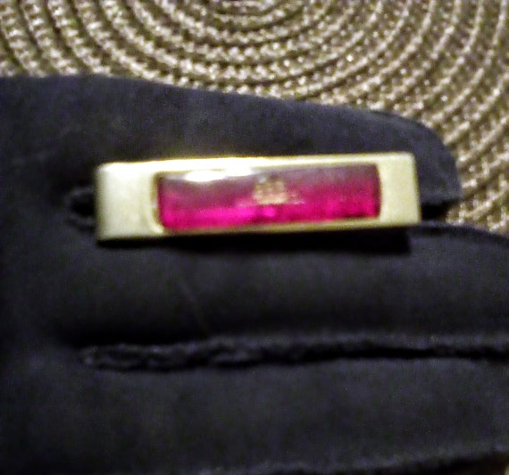 1960s RUBY LUCITE TIECLIP - Goldtone - Ruby Red L… - image 1