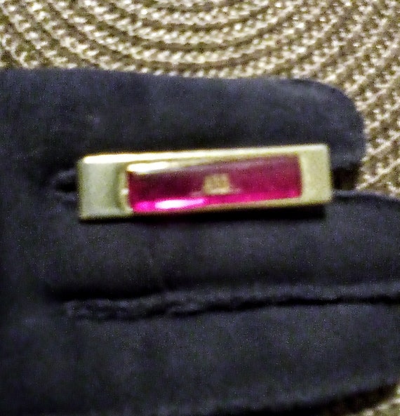 1960s RUBY LUCITE TIECLIP - Goldtone - Ruby Red L… - image 7