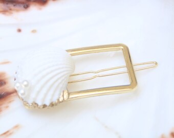 Gold Sea Shell Hair Clip: Coastal Hair Accessory with Faux Pearls