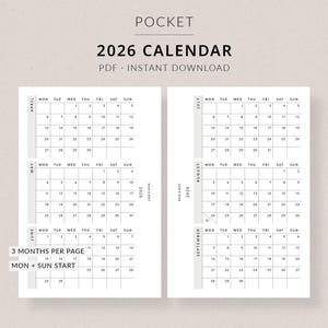 Könnte beinhalten: Ein Taschenkalender 2026 mit minimalistischem Design. Der Kalender zeigt drei Monate pro Seite, mit Wochenbeginn am Montag und Sonntag. Der Text "2026 CALENDAR" und "PDF + INSTANT DOWNLOAD" sind sichtbar. Der Kalender ist von Rose & Mist.