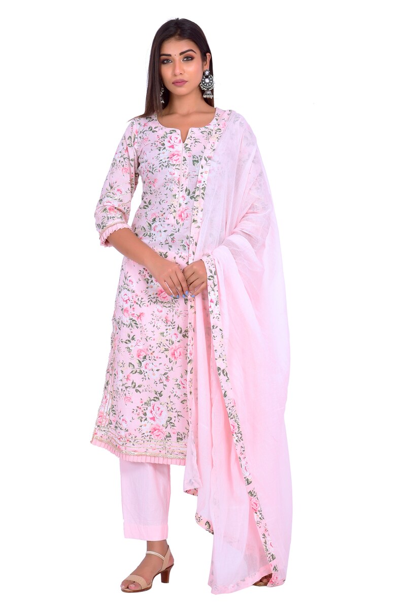 Women/'s 100/% Cotton Kurta Beautiful Printed Kurta With Pant and Malmal Dupatta for Festive Season