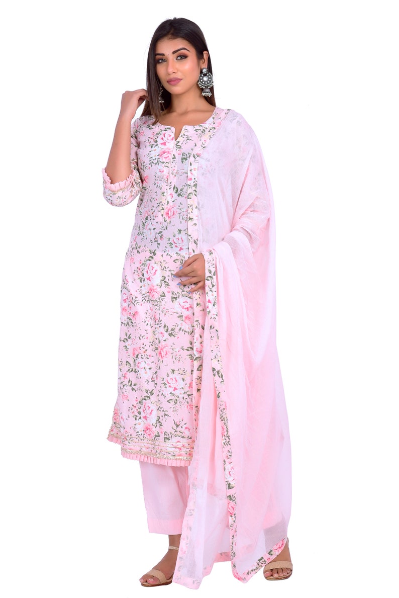 Women/'s 100/% Cotton Kurta Beautiful Printed Kurta With Pant and Malmal Dupatta for Festive Season