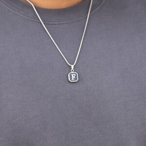 Initial Necklace for men, Letter gift for him, with box chain, boyfriend present, dad present bild 6