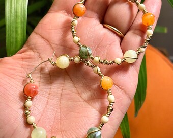 Orange Gold und Grün Wire Wrapped Hoops