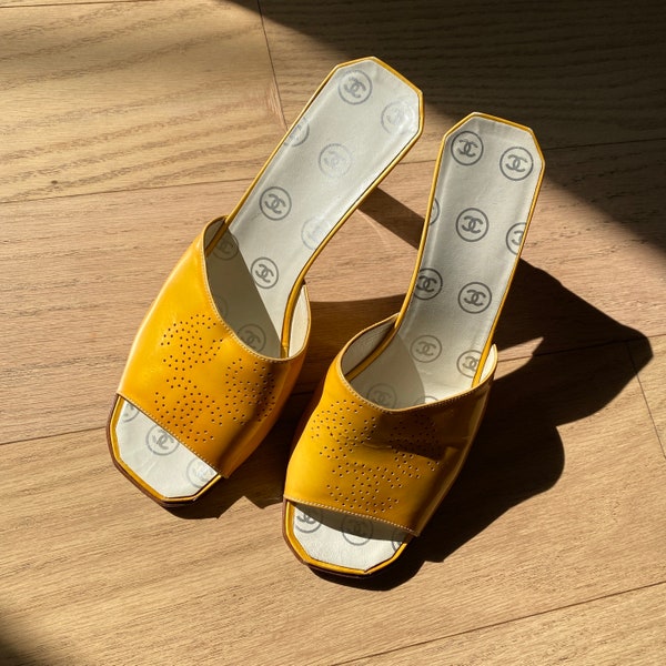Chanel 2001 SS Yellow Patent Leather CC Logo Mules