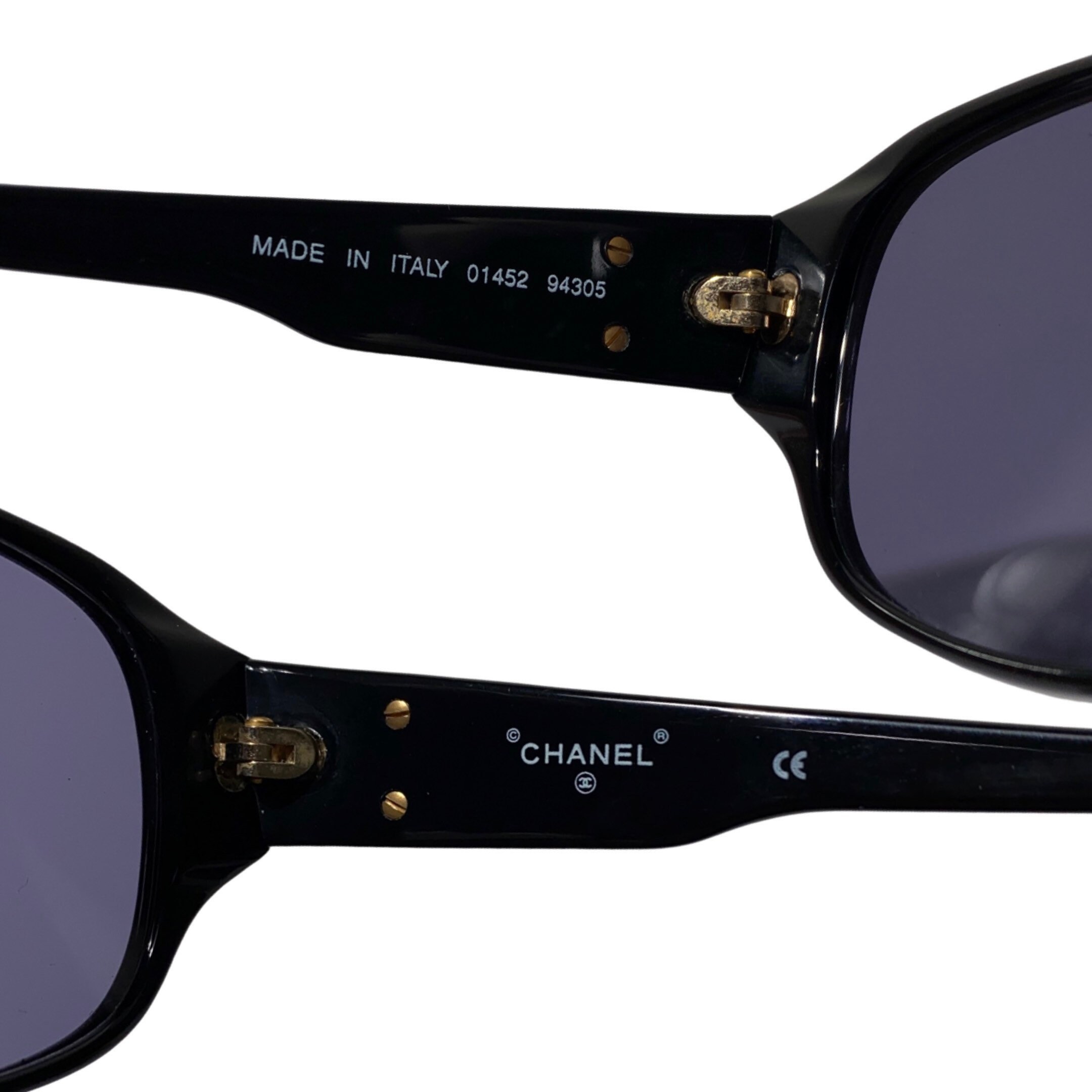 Chanel Gold CC Logo Sunglasses Black 01452 94305 Women Used Chanel 01452 – Sammy & Nino main image 3