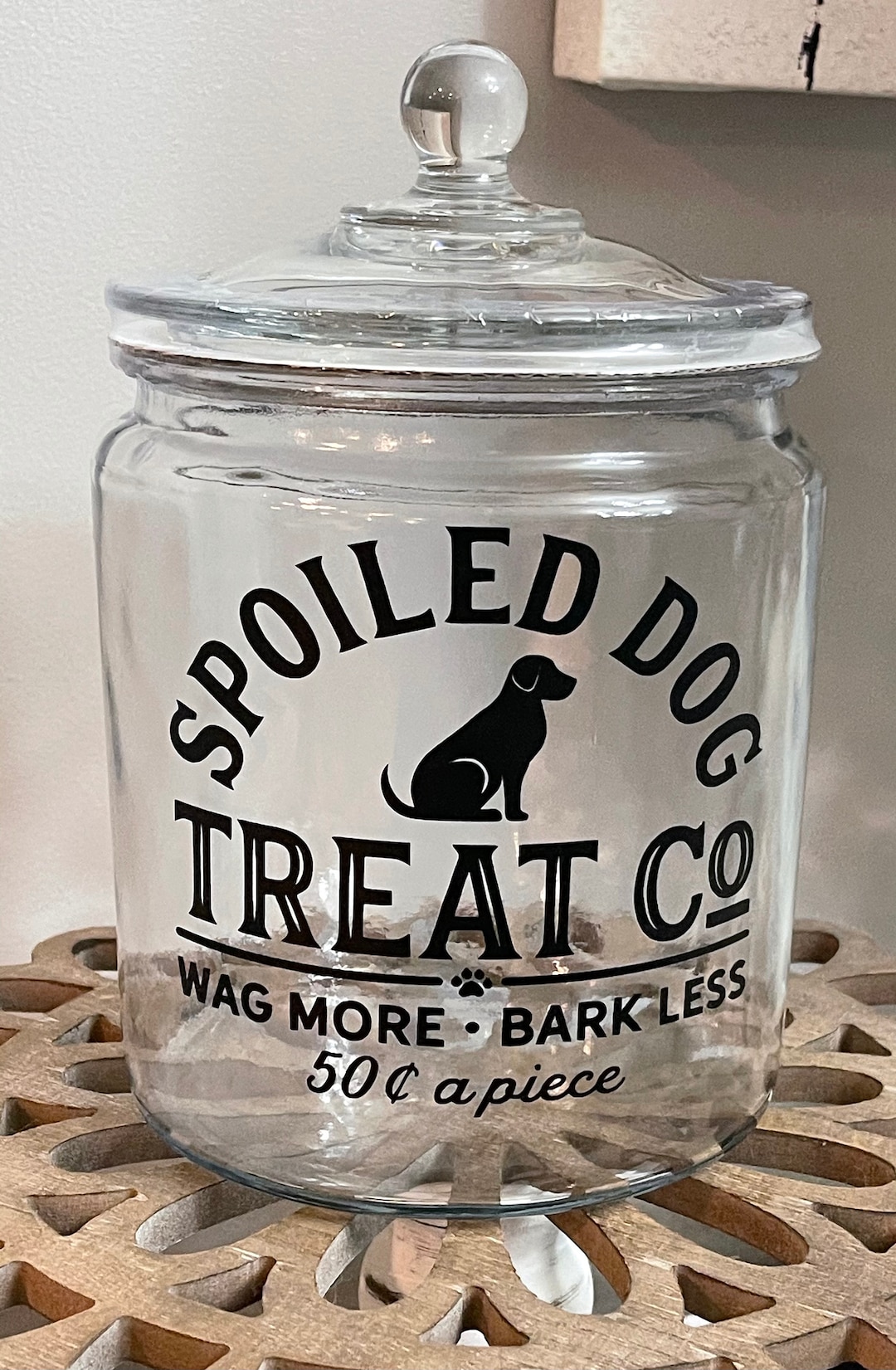 Dog Treat Holder DIY  Organize treats and leashes in an adorable way!