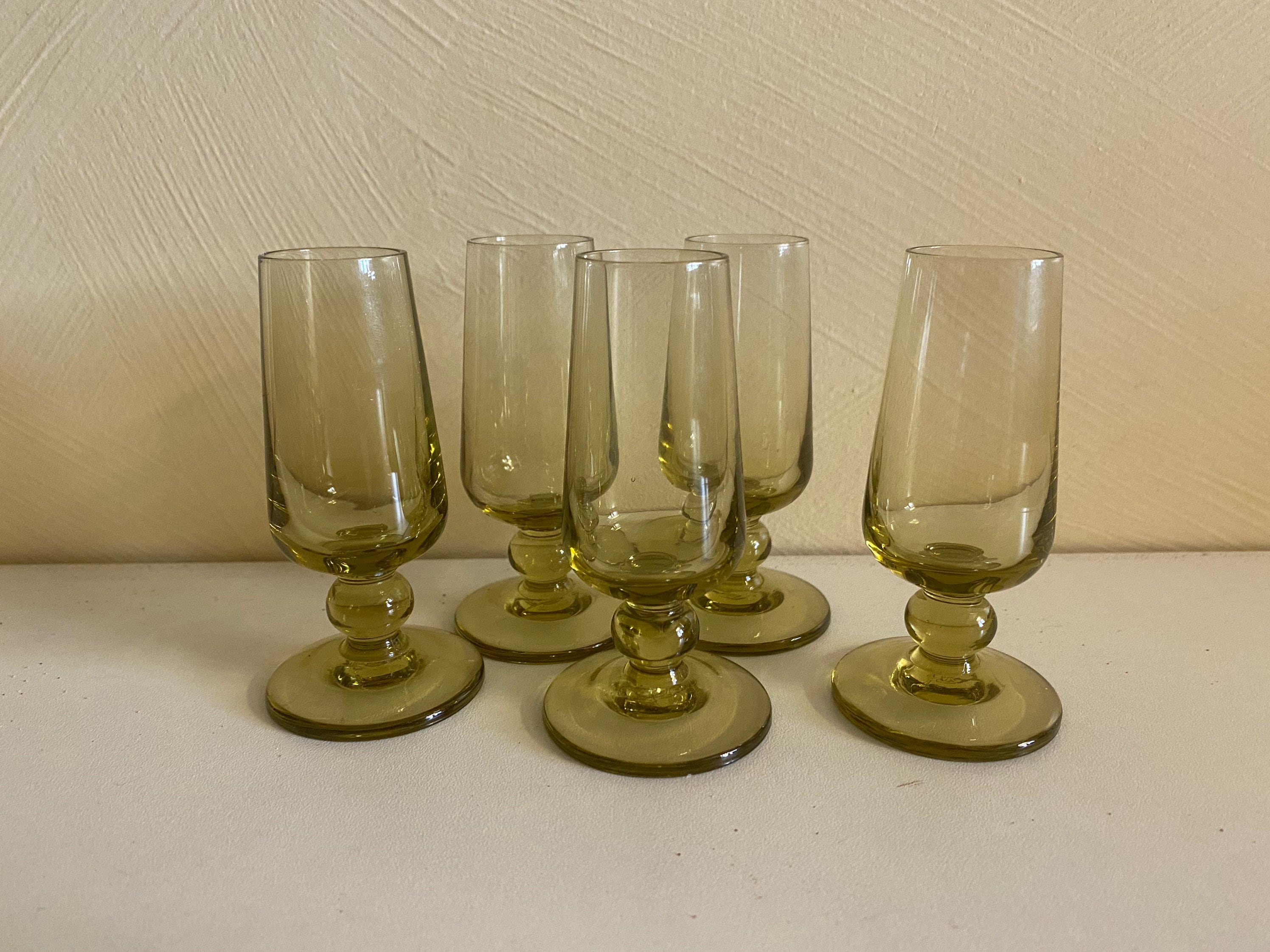 Verres Digestif en Verre Uraline Couleur Jaune Vintage 1930 Fait Main France Vert Anis Anisette Apér