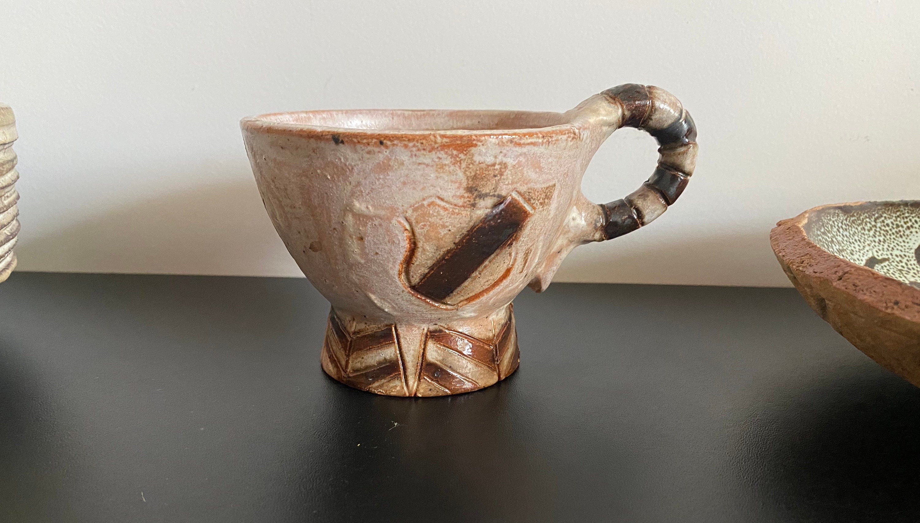 Tasse A Café Signée S Armorgrès en Grès Fait Main Effet Brut Mat M Beige 1970 Belgium Midcentury Rus
