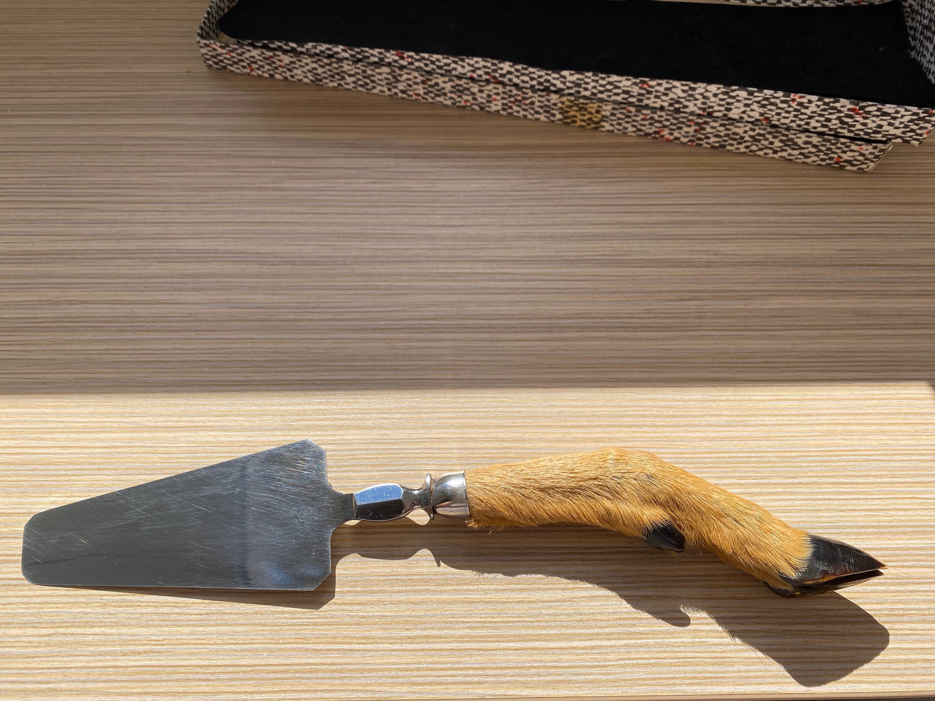 Pelle Tarte Décor Patte de Chevreuil Biche Vintage 1960 French Antique Shabbychic Rustique Campagne