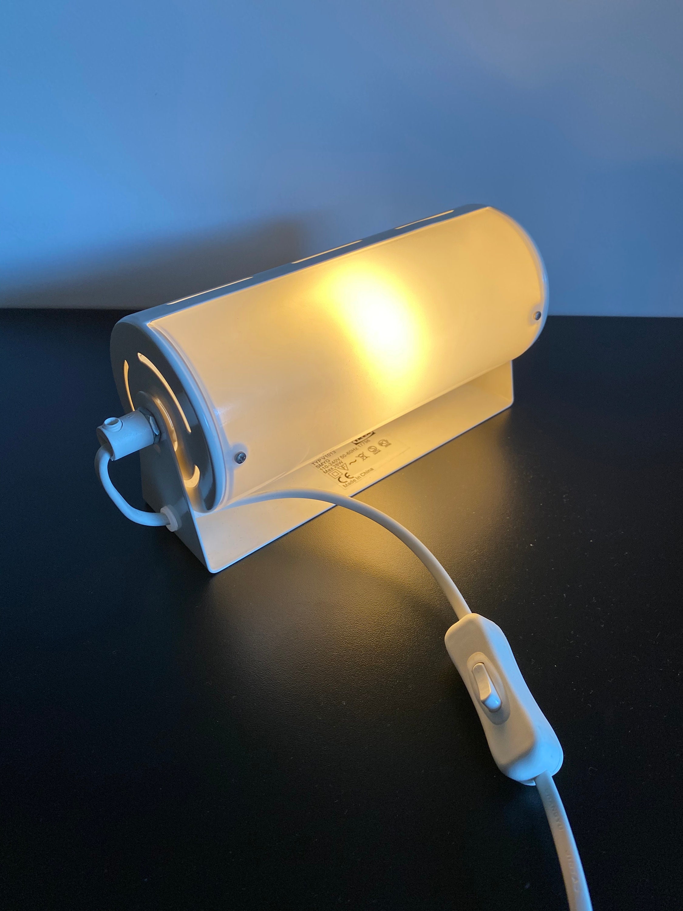 Lampe Applique Ikea Smyg Vintage 1980 en Métal Articulée Àposer ou Suspendre Blanche Moderne Lod