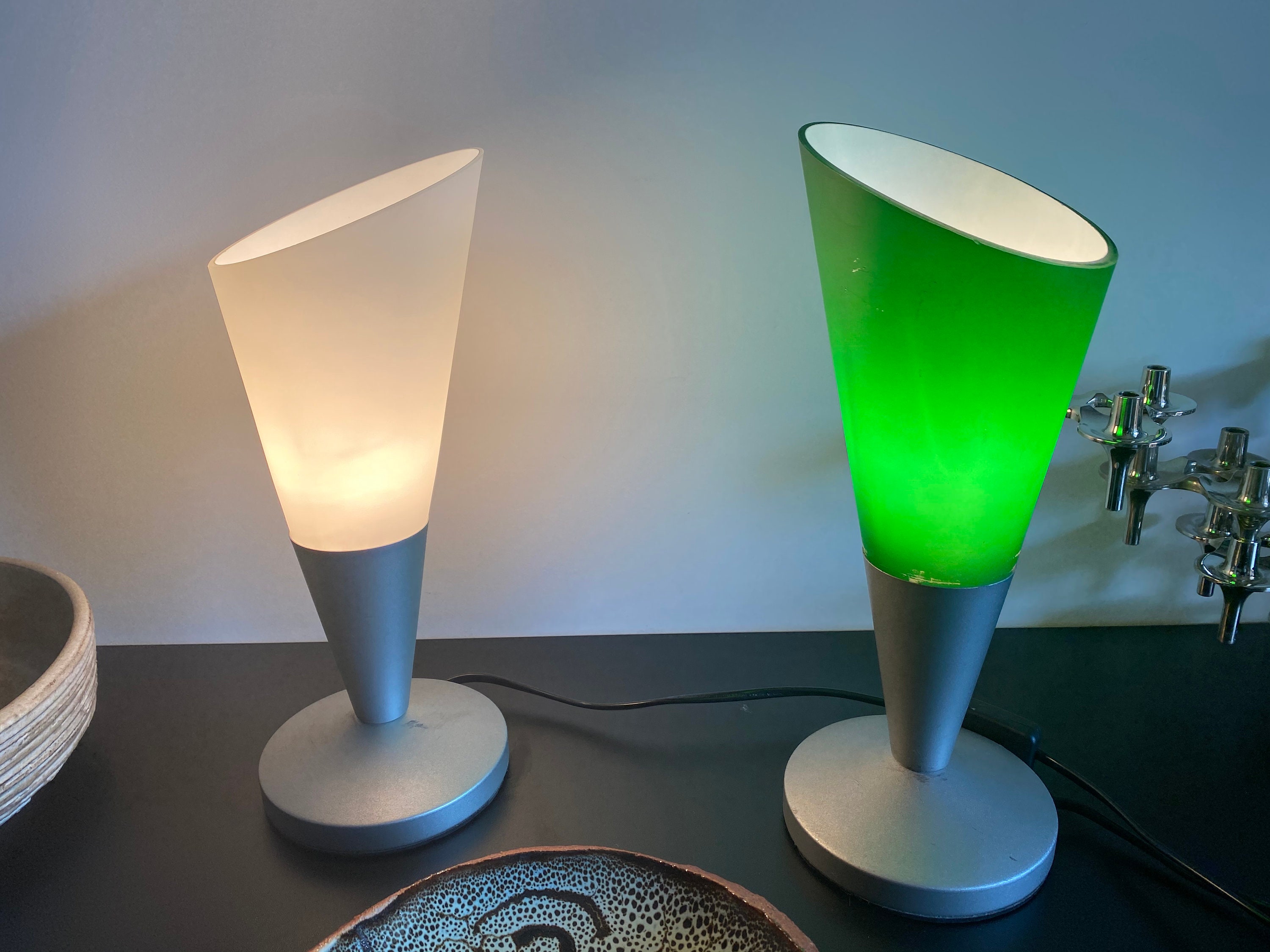 Lampe Conique en Verre Vintage 1990 Plus Fabriquée Épuisée Rupture Chevet Table Lamp Ikea Style