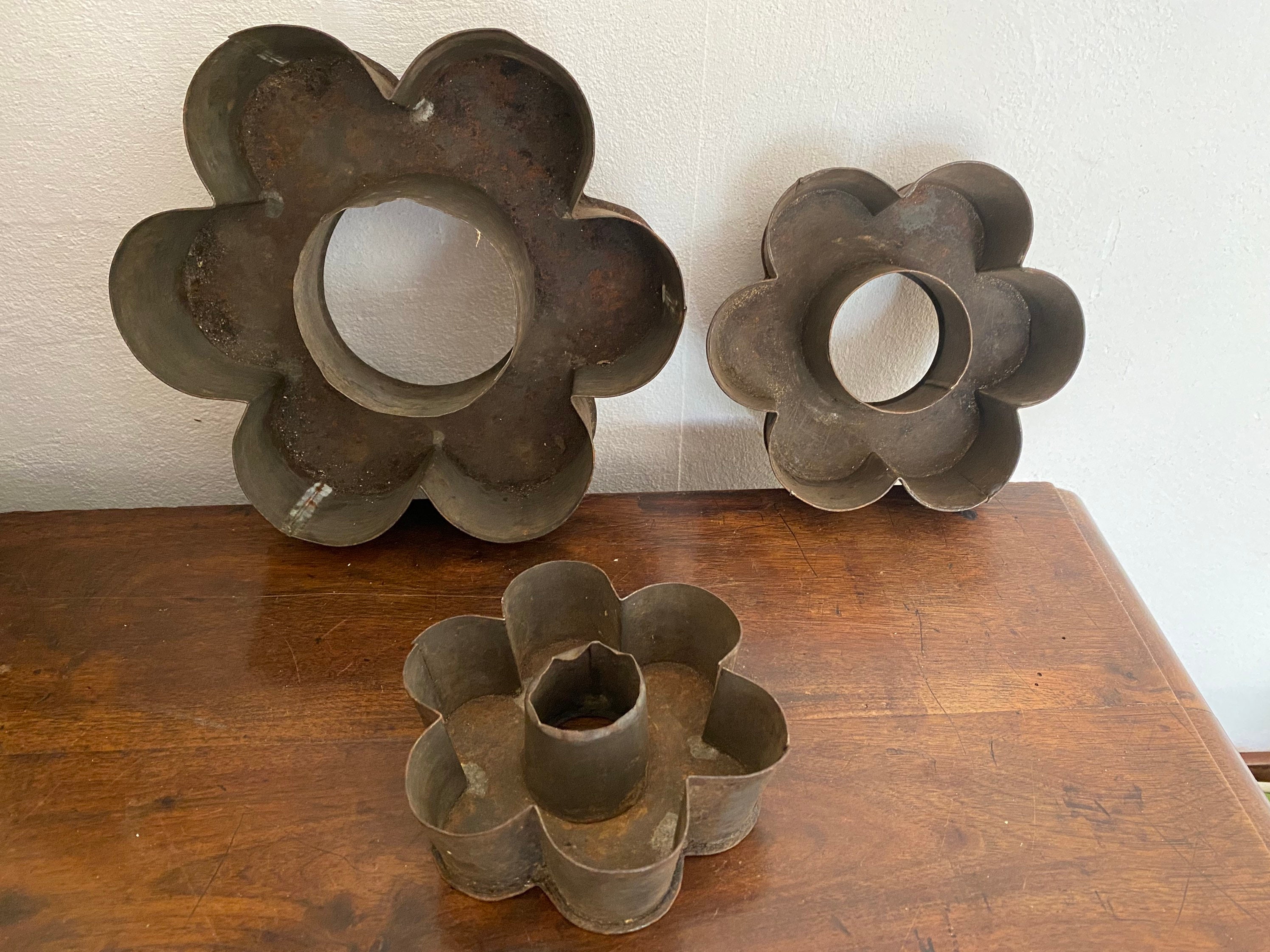 Moules à Savarin Forme Fleur Ancien en Métal Tin Traditionnel Antique Bavarois Cuisine Francais Fran