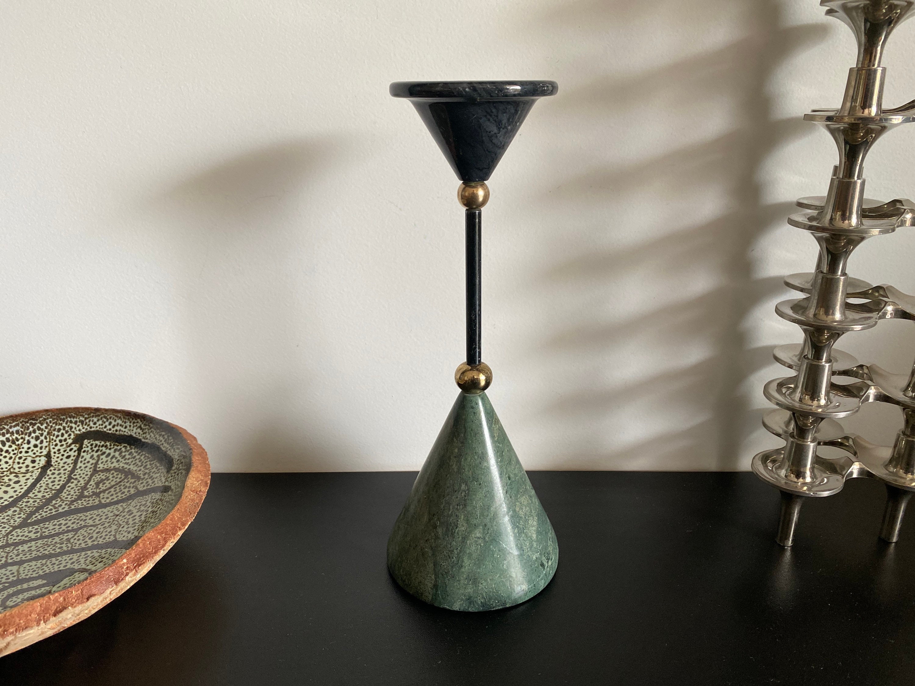 Bougeoir Style Memphis Marbre Laiton et Métal Noir Vintage Des Années 80 Regency Mcm Candlestick Déc