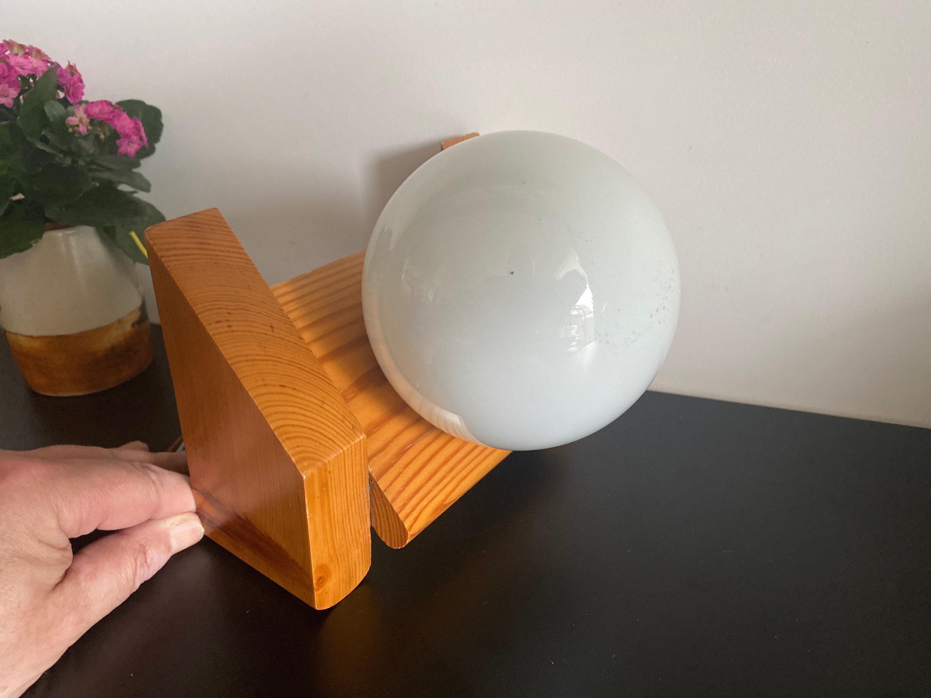 Lampe Murale Pin avec Opaline Verre Vintage 1980 Applique Bois Chambre d'enfant Rétro Déco Folk Chev