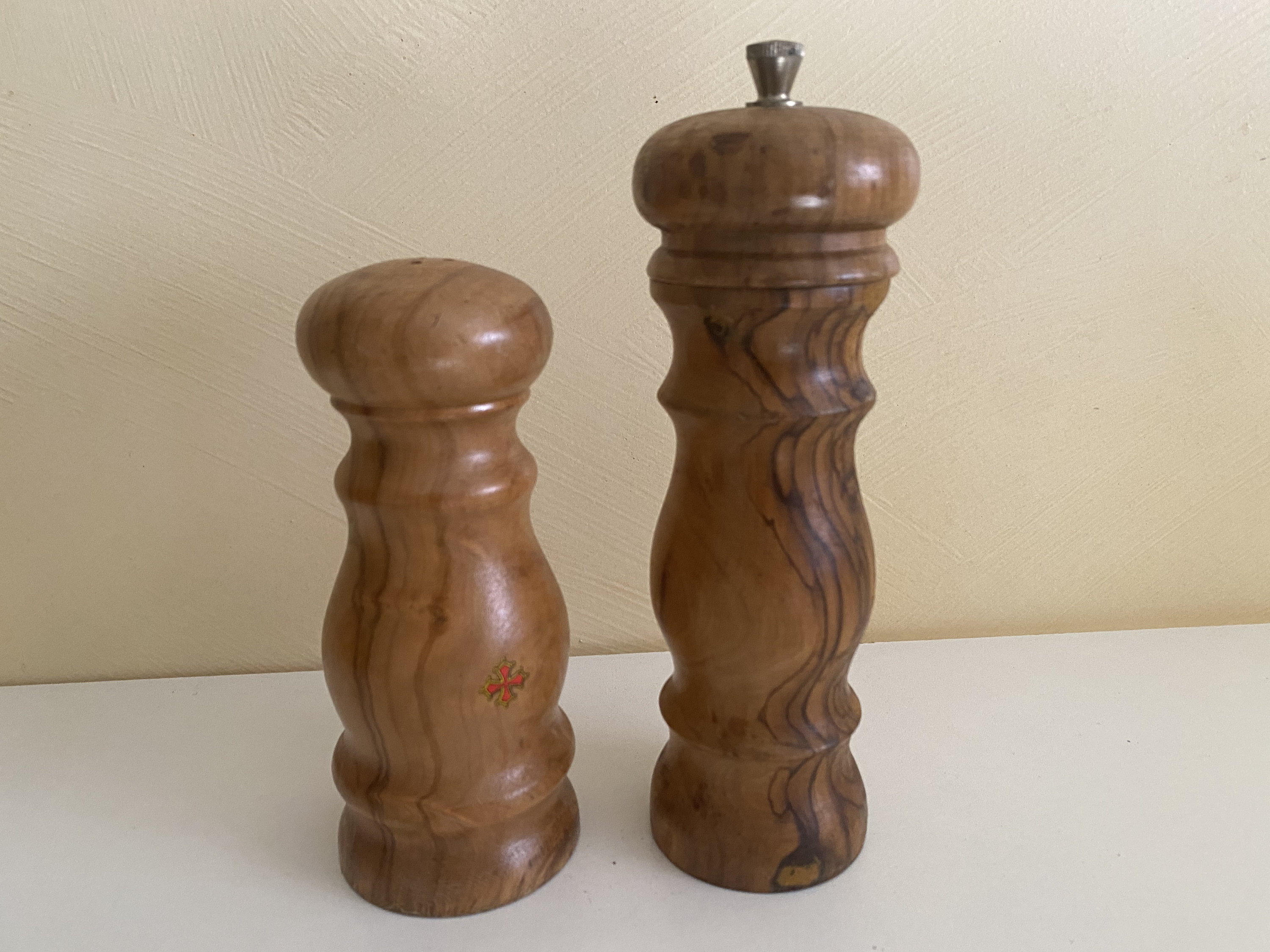 Moulin Poivre et Salière en Bois Olivier Vintage Made in France Authentique Ancien 1970 Traditionnel