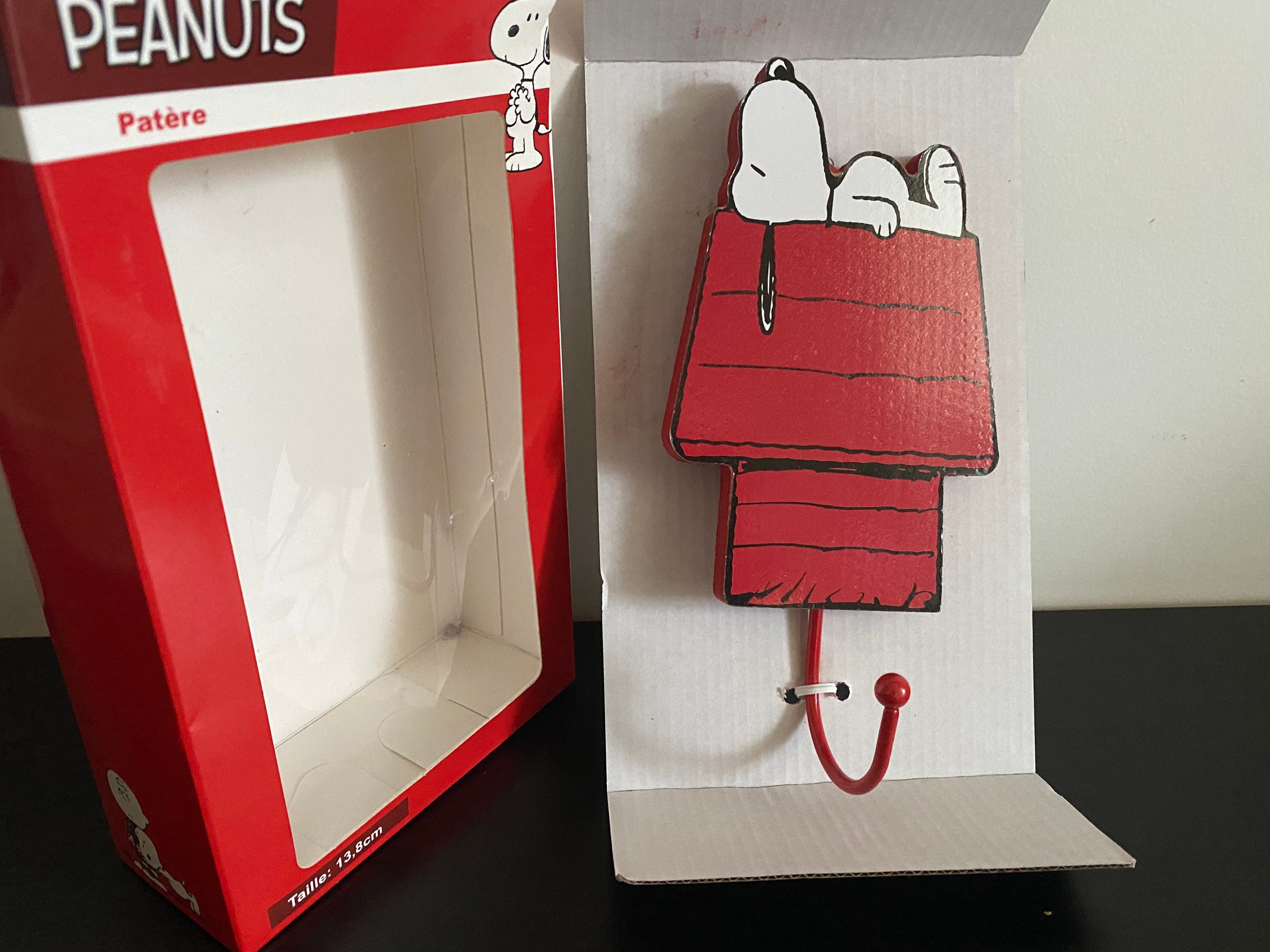 Une Patère Peanuts Snoopy Niche Rouge Bois Laqué French Vintage Wood M Peg