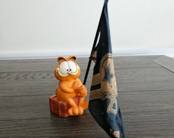 Vintage Garfield with Cowboys NFL Flag