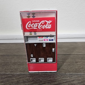 Vintage Coca Cola Soda Machine Bank
