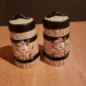 Vintage Barrels Salt and Pepper Shakers with flowers