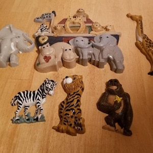 Vintage Noah&#39;s Ark Wall Plaques