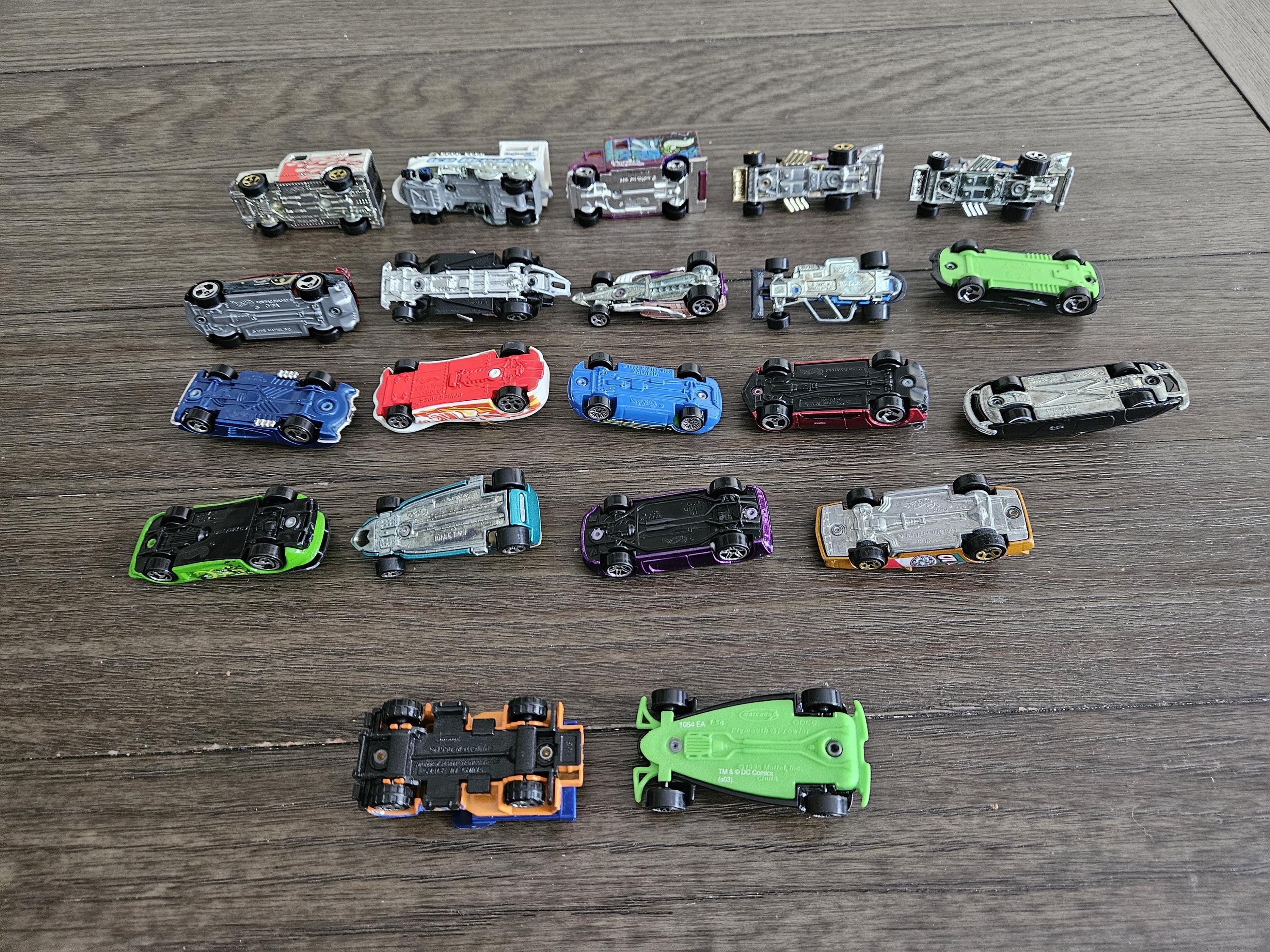 新品本物 ホットウィール 19 台とマッチボックスの車とトラック 2 台を ミニカー