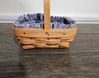 Vintage Small 2000 Longaberger Basket with liner and protecter